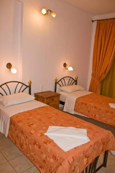 Hermes Hotel Вромолимнос Экстерьер фото